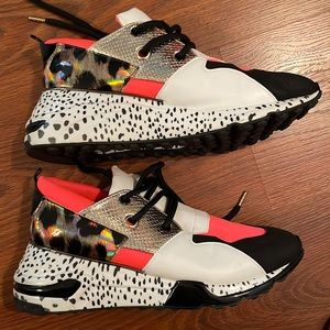 Super cute platform sneakers